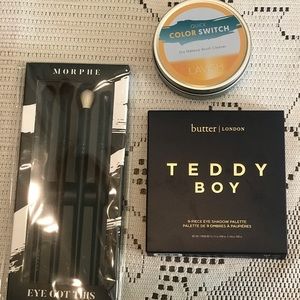 New and unopened Eyeshadow Palette and brushes.